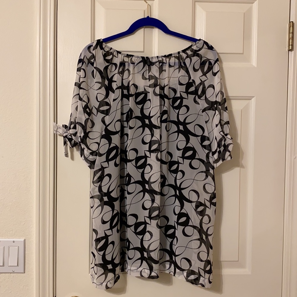 New York City Design Co. women’s top - Picture 2 of 6